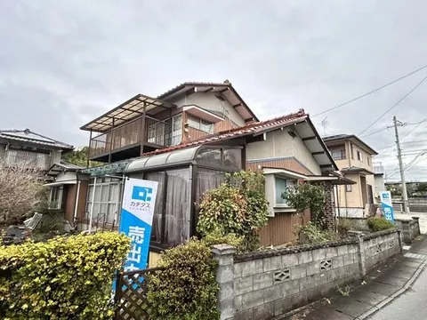 A family-oriented house has appeared in Takamori Town
