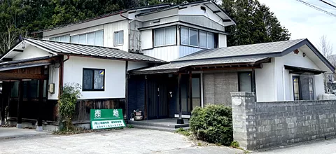 Used single-family home, 10 minutes on foot from Aizu-Tajima Station on the Aizu Railway