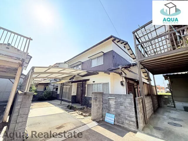 Used single-family home, 15 minutes walk from JR Yosan Line Sakado Station