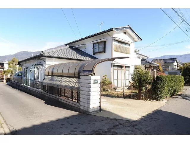 ● Near Kamiyamada Onsen ● Expanded in Heisei 8 (single-story part) ● 1.4 km to Seiyu Kamiyamada Store