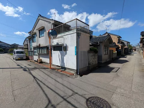 Takaoka City Kumano Town (Shikino Junior High School Front Station) 2-story 6SK