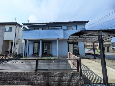 A warm home in Ishikawa 3-chome using solid wood, 2nd floor LDK with good sunlight