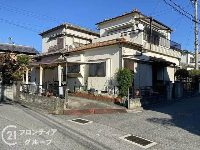 Corner lot + Immediate viewing available! Spacious land area of 104.80㎡ / Calm living environment