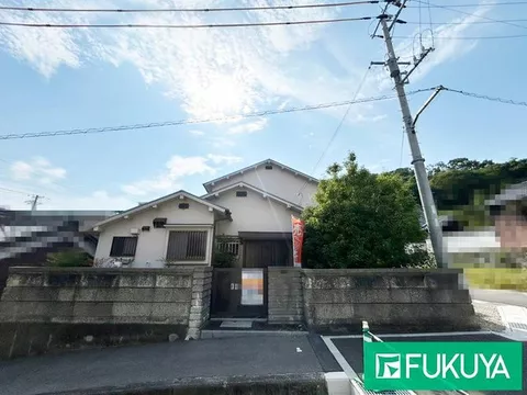 13 minutes on foot to Sanyo Electric Railway, Tegara Station; 10 minutes on foot to Tegara Elementary School, a great distance for children