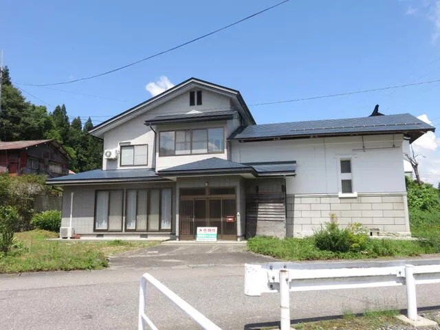 Yama District, Nishi-Aizu Town, Shimotani, Yamaguchi-bo (Nozawa Station) 2-story building 9SDK