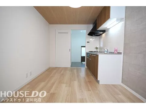 Available for viewing today / 10 minutes on foot from Hankyu Kobe Line "Kanzakigawa" - Renovated! Immediate move-in possible