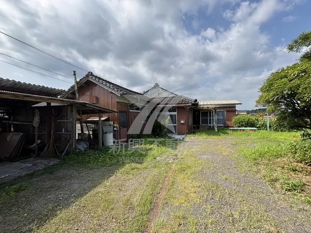 It seems good for use as a vacation home in a peaceful environment. Enjoy a relaxing time.