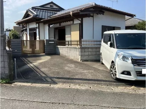 ■Popular single-story house! Parking for 3 cars secured!