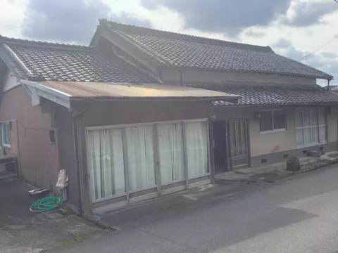 Yoshino-gun, Yoshino-cho, Oaza Yamaguchi (Daiwa Kamiki Station) 2-story building 8DK