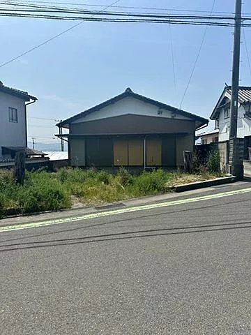 Used single-family home in Miyakawa Uchi, Tonari-cho, Awa City (H residence)
