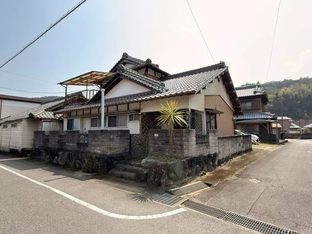 Tsu City, Hakusan-cho Minamikajō (Kajō Station) 2-story building 6LDK