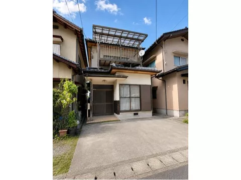 ■In front of Ayabe Nakame! A great location for safe commuting♪■Parking for 2 cars OK × spacious 5DK residence!