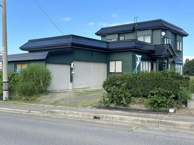 [Open House] 7LDK / Parking for 5 cars (including garage space for 3 cars) / Land area 150 tsubo