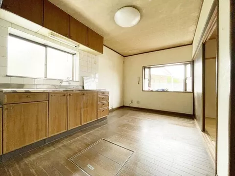 Open during the holidays + ample storage 4DK! Immediate viewing available! ■ Two-sided lighting and good ventilation in a two-story building