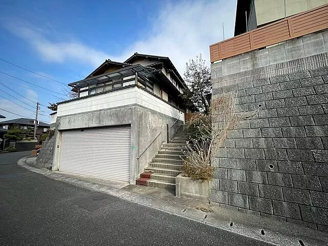 Used single-family home in Maigaoka 2-chome