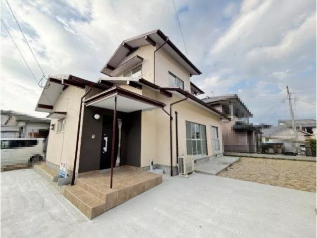 ☆Land area 55 tsubo☆Parking for 3 cars in parallel is possible,安心 during guest visits☆About a 5-minute walk to the supermarket☆