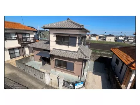 【Open house held】Interior and exterior renovated / Move-in possible within the year / New earthquake resistance compliance / Water area replaced /