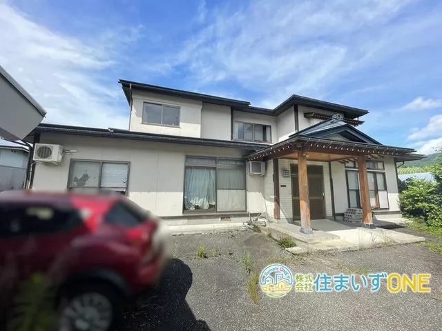 Over 100 tsubo of land, parking for 3 or more cars, also recommended for a vacation home♪