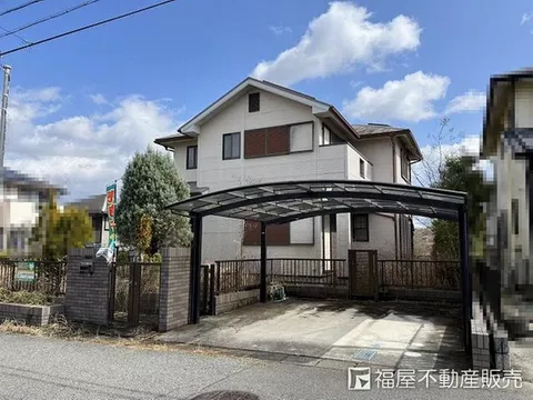 ■A quiet residential area filled with light and greenery♪ ■Parking space for 2 cars available (depending on vehicle type)♪