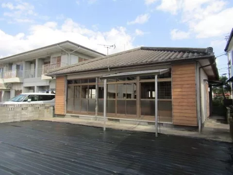 11 minutes on foot (881m) to Akai Elementary School