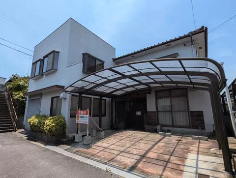 Imabari-shi, Imabari Sakurai Danchi 1-chome (Iyotonda Sta.) 2F 5DK

5.9 million yen