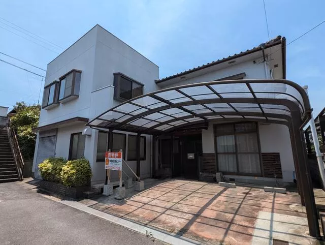 Imabari-shi, Imabari Sakurai Danchi 1-chome (Iyotonda Sta.) 2F 5DK

5.9 million yen