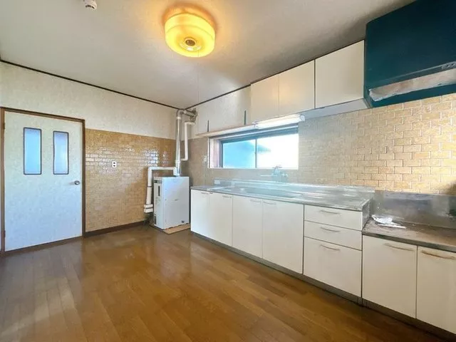 Current sale until September 6 / Approximately 1700m to Jusaka Elementary School (about 22 minutes on foot)