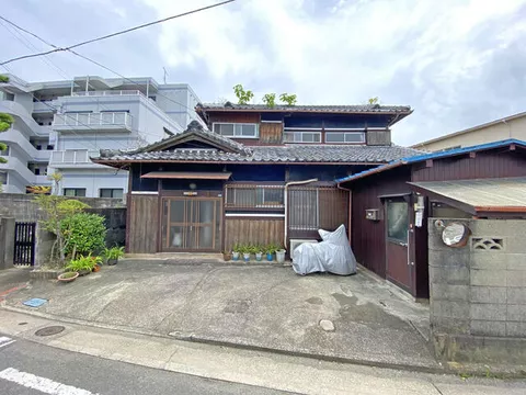 Wakayama City, Wakayura East 2-chome (Kimiidera Station) 2-story 6DK