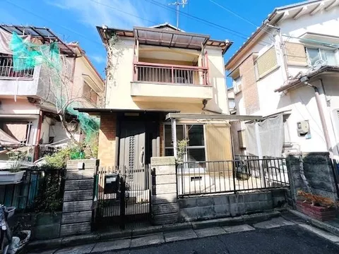 ☆ Compact south-facing house ♪ Ideal for investment property. ☆ Property with excellent living facilities ♪