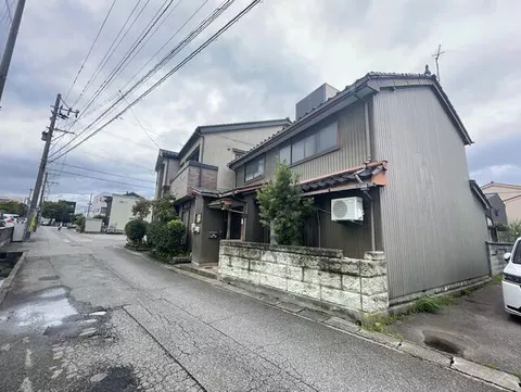 Takaoka City, Ekiminami 2-chome (Takaoka Station) 2-story 6DK