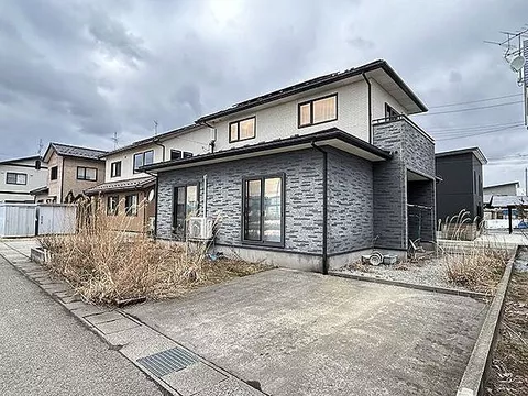 Used single-family home, 302-4 Sugiyama, Funakoshi, Oga City