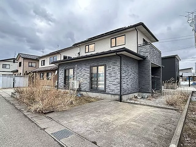 Used single-family home, 302-4 Sugiyama, Funakoshi, Oga City