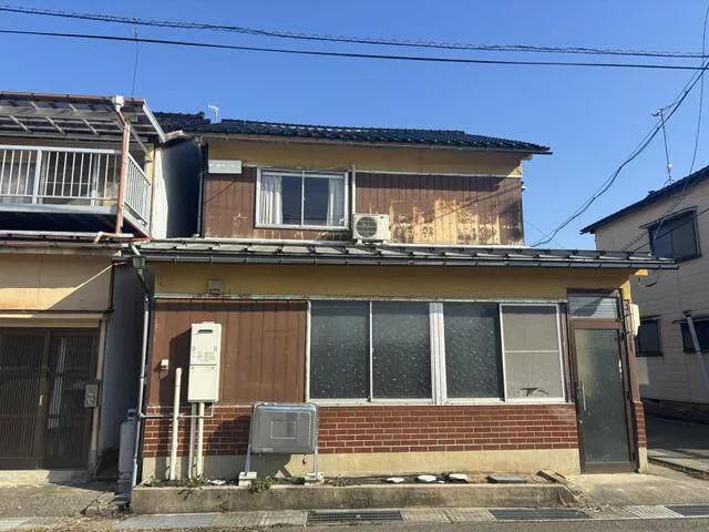Nakajima, Nanao City (Noto Nakajima Station) 2-story building 8DK