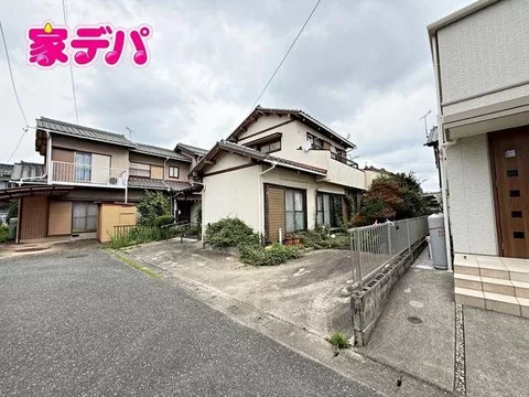 ■ All rooms face south, ensuring good sunlight! ■ A calm living environment set back from the street