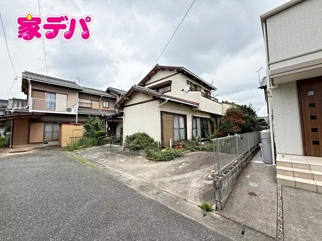 ■ All rooms face south, ensuring good sunlight! ■ A calm living environment set back from the street