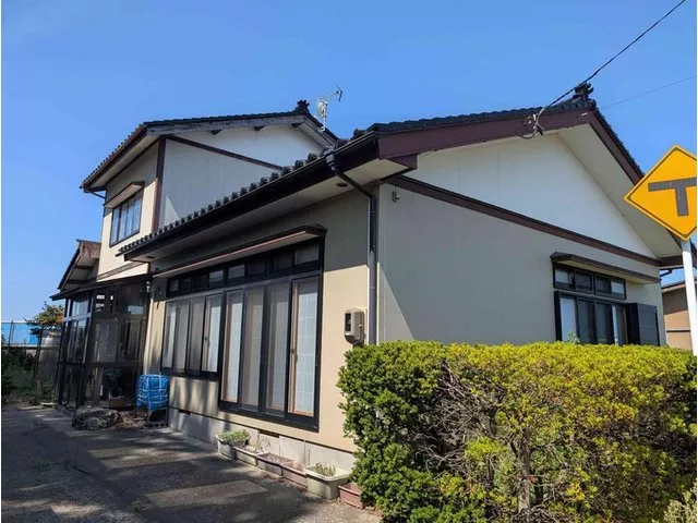 ■ Sakata City Hirono ■ Spacious land of 220 tsubo, building of 43.60 tsubo + separate garage ■