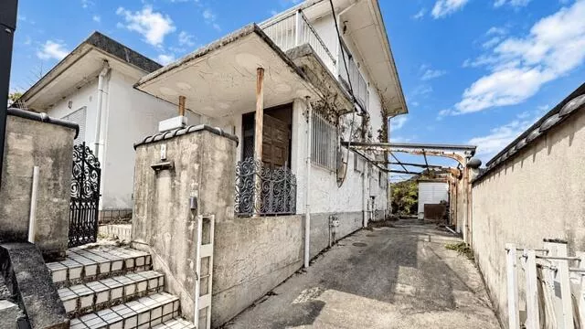 Kawanishi City Seiwadai Higashi 1-chome (Azeno Station) 2-story building 6DK