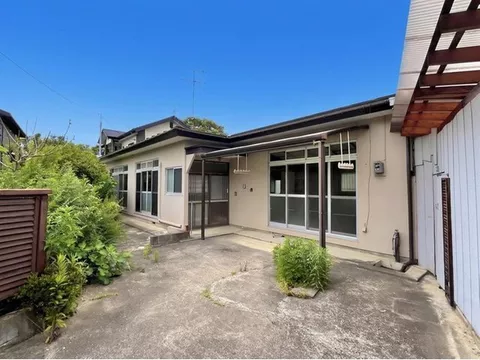 ■A 4LDK single-story house surrounded by plenty of sunlight.