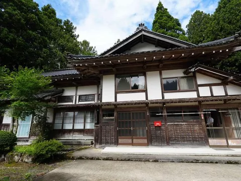 ■Sakata City, Kitamata ■~ Spacious land 642 tsubo, building 85 tsubo + separate garage ~
