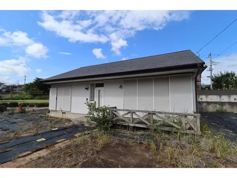 Spacious 135 tsubo lot / ● 3 minutes by car to Kasumi ♪ ● Just the right size single-story house