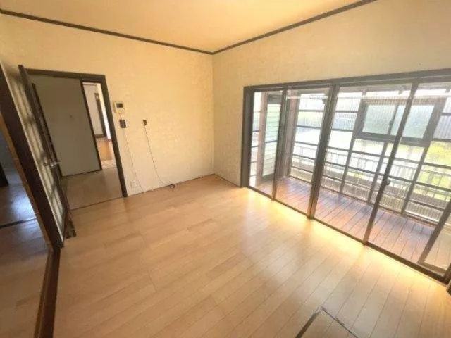 [SAWAMURA Real Estate] With a carport, convenient for getting in and out of the car on rainy or snowy days
