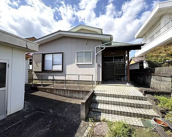Used single-family home, Hanoura-cho Iwawaki Ubakihara, used house.