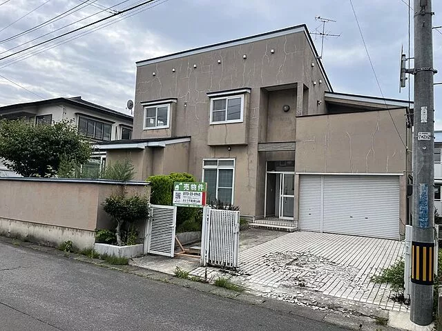 Used single-family home in Okiyama 4-chome, Hirosaki City