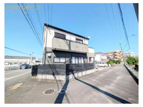 A location with abundant shopping facilities, including Miyakou City and Nitori Mall.