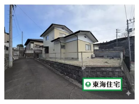 14 million yen range × land 53.84 tsubo. A southeast-facing house with a garden, available for immediate occupancy