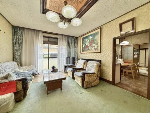 Convenient location just 5 minutes on foot from Seven-Eleven Kofu Asagi 1-chome. Good ventilation and sunlight. - Image 3