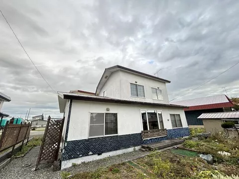 Iwamizawa City, Sakuragi 1-jo 6-chome (Iwamizawa Station) 2-story building 4LDK