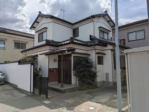 Used house in Shinmichi Nishi with good condition and well-established living environment