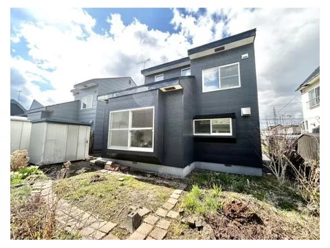 [Open House Held] [Currently Under Renovation] 4SLDK on a 55-tsubo lot and a 30-tsubo building.