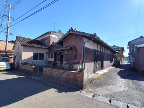 Usa-shi, Usa Oaza Nagasu (Buzen Nagasu Sta.) 2F 6DK

2,000,000 yen